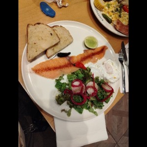 Salmón y huevo 