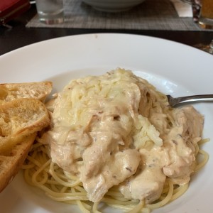 spaghetti en salsa blanca