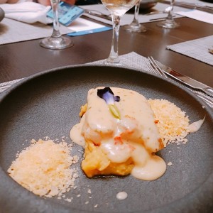 Corvina en salsa cremosa de ajo 