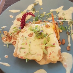 Corvina en salsa cremosa de ajos
