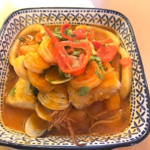 Pescado sudado con mariscos