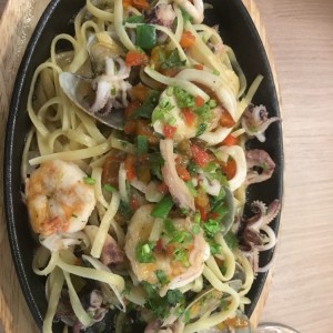 linguinni de mariscos