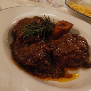 Secondi Piatti - Ossobuco