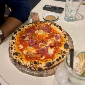 Pizzas Tradicionales - Pizza Carnivor