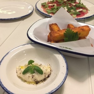 Entrada: Polenta frita ?