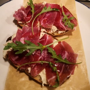 prosciutto en pan
