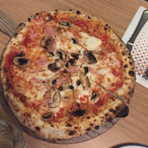 Pizza Proscuito Funghi