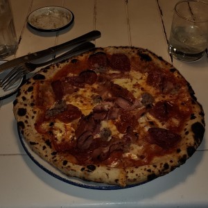 Piezas Tradicionales - Pizza Carnivor