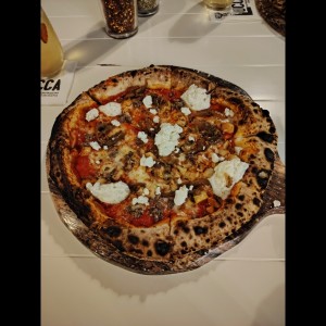 Pizzas Extraordinarias - Pizza La Centrale