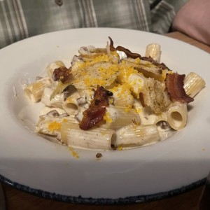 Rigatoni Ni Carbonara Ni Alfredo