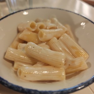 Rigatoni Ni Carbonara Ni Alfredo