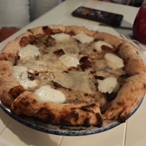 Pizzas Tradicionales - Pizza Prosciutto Funghi