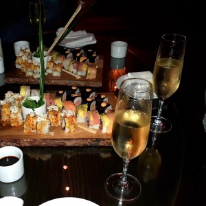 RAW KITCHEN - Maki Cava y Espumante