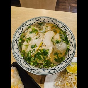 pho de pollo