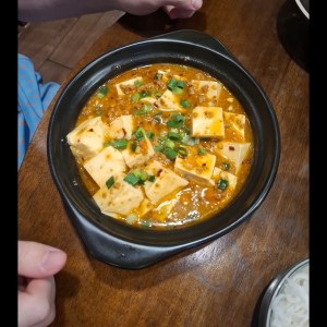 tofu picante con salsa de res