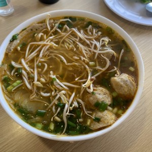 Sopa mixto de vietnamita , Bun Bo hue
