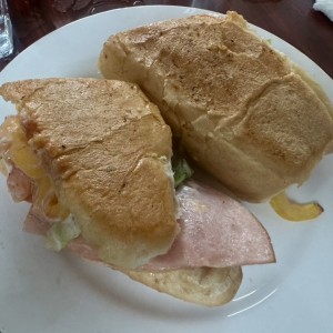 Emparedado de Jamón y Queso