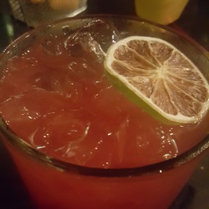 Limonada de frutos rojos