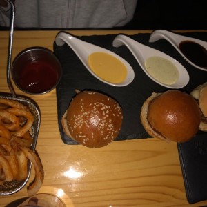 EXPERIENCIA MALO - SLIDERS MALO + Curly Fries