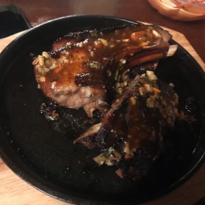 costilla de cerdo a la brasa