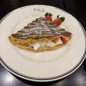 Crepa con fresa y cremas