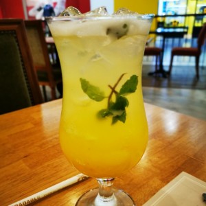 Bebida con menta
