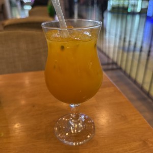 Maracuya mango con perrier