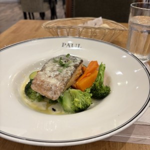 Salmon con vegetales 