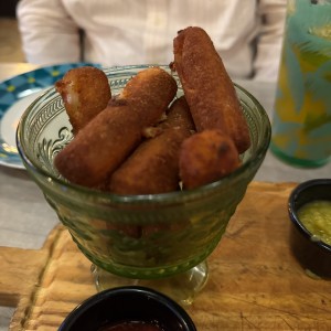 Entradas - Provolone Sticks