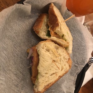 emparedado de salmon