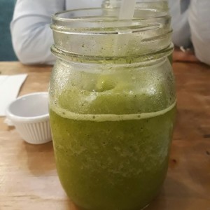 limonada con hierba buena