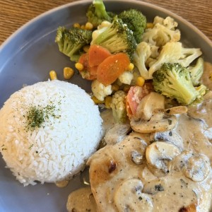 Pollo con hongos