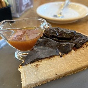 Tarta Vasca con caramelo salado