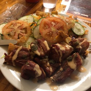 costillas con ensalada