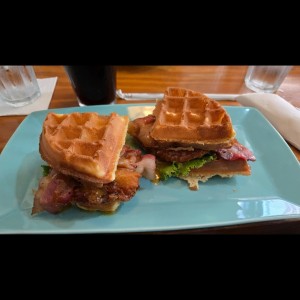 Menu lunch - Chicken Waffle