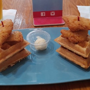 waffle con pollo