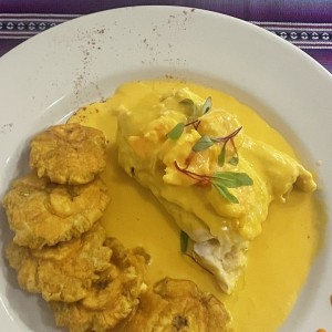 Corvina Rellena de Camarones