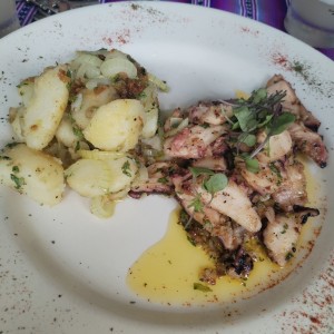 Pulpo al Ajillo