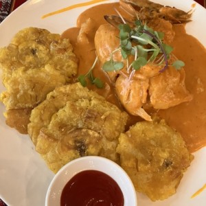 Corvina rellena de langostinos 