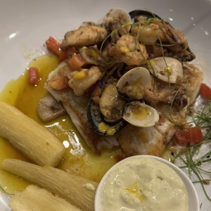 Corvina Rellena de Camarones