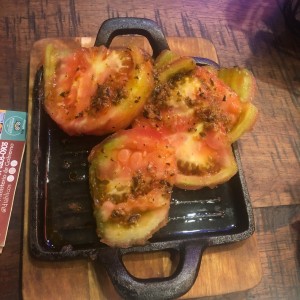 Tomate a la pareilla en rodajas