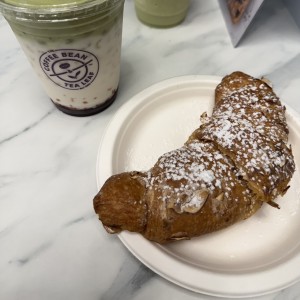Pasteleria Dulce - Croissant de Almendras