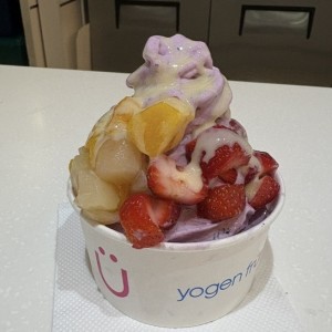 Yogurt de piña y blueberry 