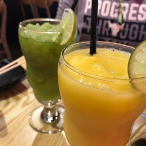 limonada con mango y con hierbabuena
