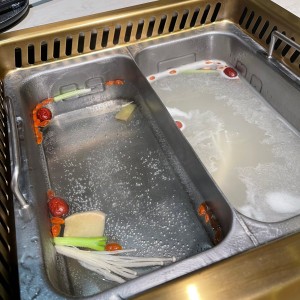 Agua y caldo de hueso