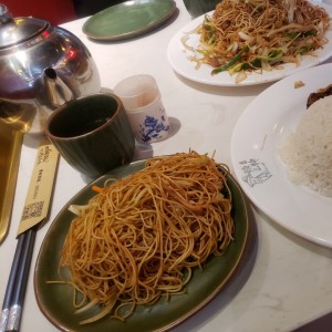 chow mein muy bueno la verdad