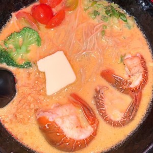 Cheesy Lobster Ramen (sin picante)