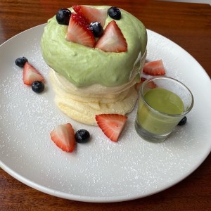 Matcha fluffy pancakes