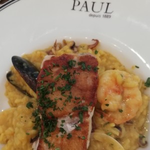 Filete de Pescado cob Arroz Meloso y Mariscos