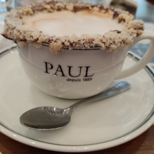 Capuchino con nutella y nueces